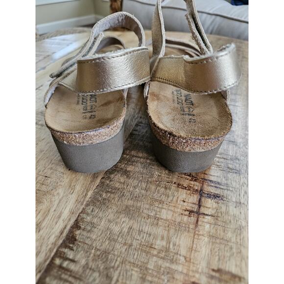 Naot Kayla Size 42 Sandals Rose Gold Metallic Leather Wedge Strappy Slingback - Picture 5 of 9